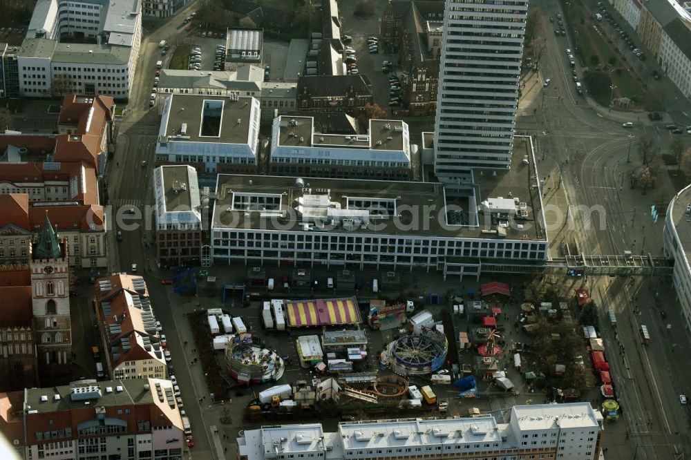 Aerial image Frankfurt (Oder) - Christmassy market event grounds and sale huts and booths am Marktplatz in Frankfurt (Oder) in the state Brandenburg