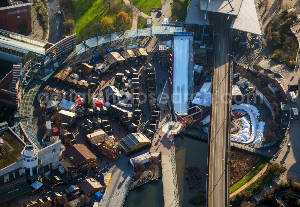 Oberhausen from the bird's eye view: Christmassy market event grounds and sale huts and booths on Centro shopping Center in Oberhausen in the state North Rhine-Westphalia