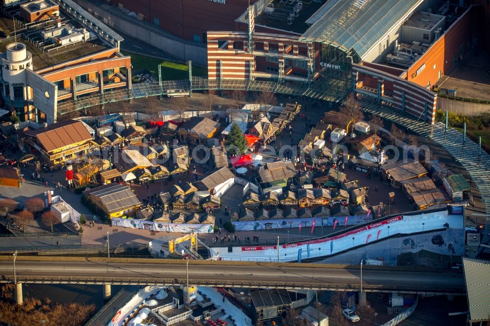 Aerial photograph Oberhausen - Christmassy market event grounds and sale huts and booths on Centro shopping Center in Oberhausen in the state North Rhine-Westphalia