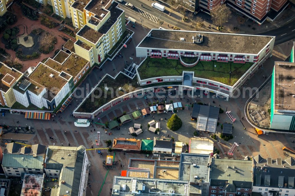 Aerial image Herne - Christmassy market event grounds and sale huts and booths on Robert-Brauner-Platz in Herne in the state North Rhine-Westphalia, Germany