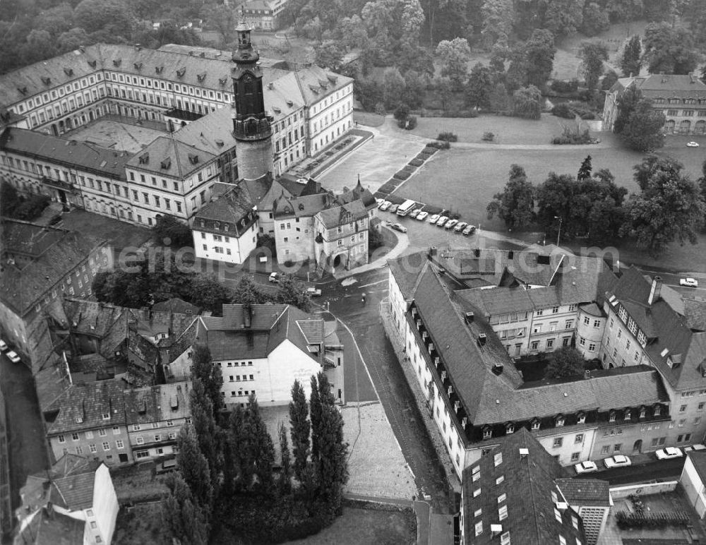 Aerial image Weimar - Blick auf den Bereich des Stadtschloss Weimar mit dem Schlossturm und die Bastille. Mit im Bild das Gebäude der Klassik Stiftung Weimar am Platz der Demokratie.