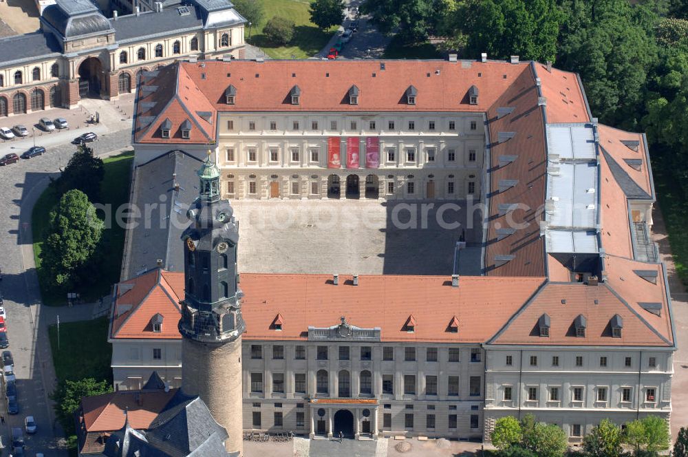 Aerial image WEIMAR - Blick auf das Weimarer Stadtschloss (auch Residenzschloss genannt). Das Schloss ist Teil des UNESCO-Weltkulturerbes „ Klassisches Weimar “ und seit Ende 2008 im Eigentum der Klassik Stiftung Weimar, mit Ausnahme des Gebäudeensembles der Bastille, das der Stiftung Thüringer Schlösser und Gärten gehört. View of the Weimar City Palace . The castle is a UNESCO World Heritage Site Classical Weimar since the end of 2008 and the property of the Weimar Classics Foundation.