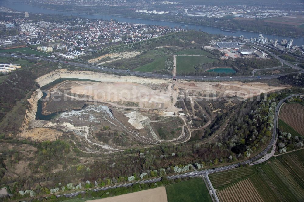 Aerial photograph Mainz Laubenheim - Weisenau quarry in Mainz in Rhineland-Palatinate. After more than 150 years, where the mining of limestone stood in the foreground, the quarry Weisenau has been passed to a new purpose: the nature and people. Foto Alfons Rath