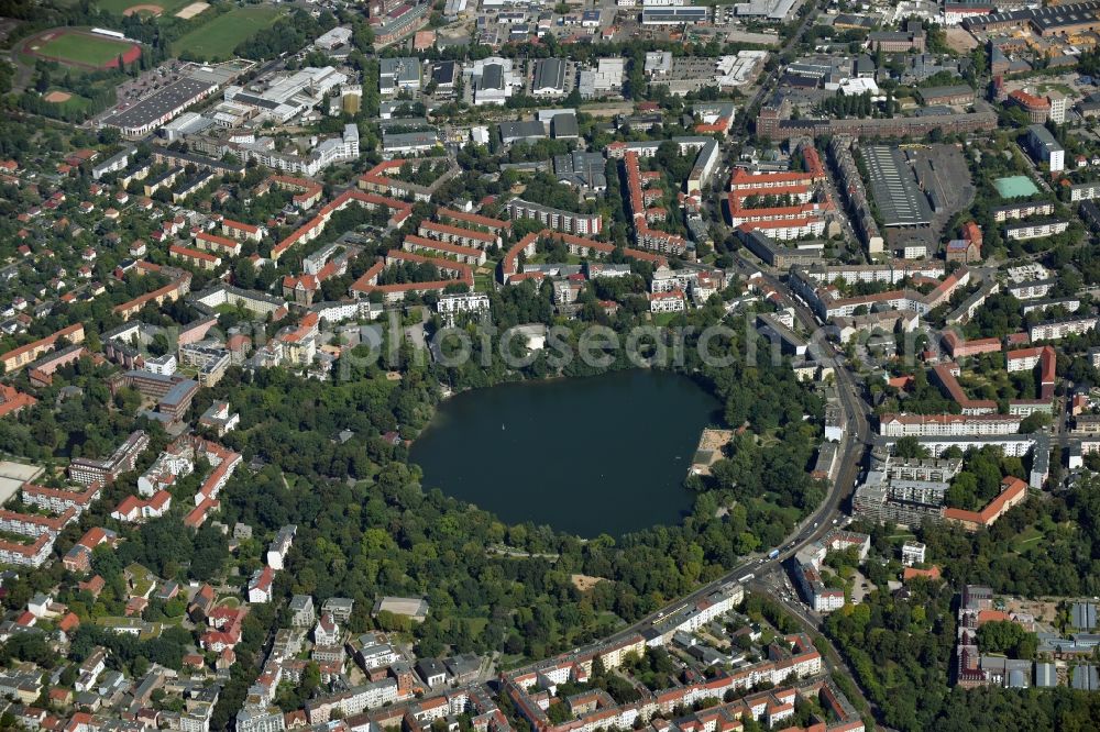 Aerial photograph Berlin - White Lake and lido Weissensee in the district Weissensee in Berlin