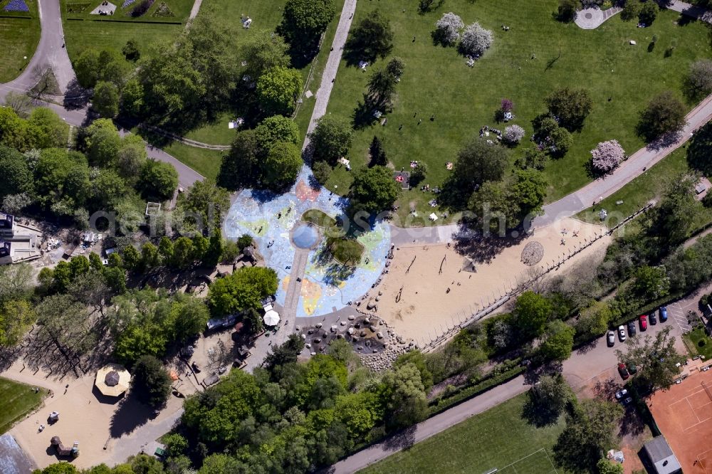 Aerial image Berlin - Worlds playground in the West of Britzer Garten Park in the borough of Britz in the district of Neukoelln in Berlin