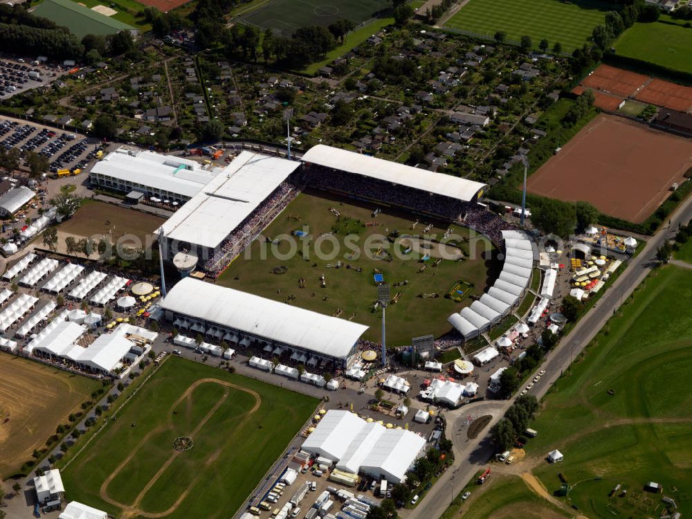 Aachen from above - Das Weltfest des Pferdesports, das CHIO Aachen, im Reitstadion des Sportparks Soers. Veranstalter des jährlichen Turniers ist der Aachen-Laurensberger Rennverein e.V. (ALRV). The World Equestrian Festival, CHIO Aachen, in the sports park Soers.