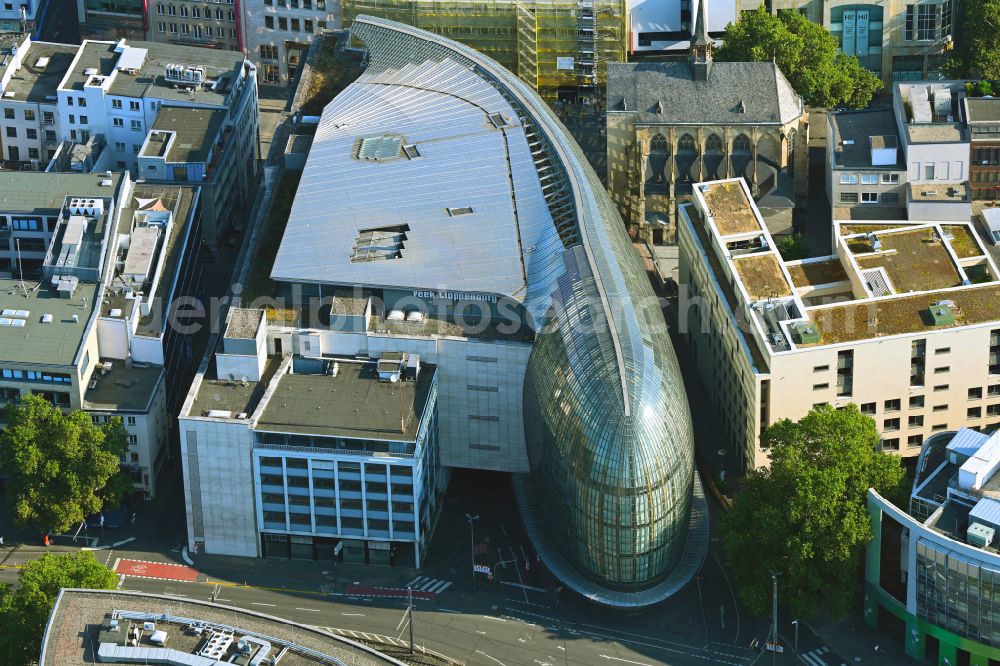 Köln from the bird's eye view: Weltstadthaus (Metropolitan House) of the Peek & Cloppenburg company in Koeln in the state of North Rhine-Westphalia