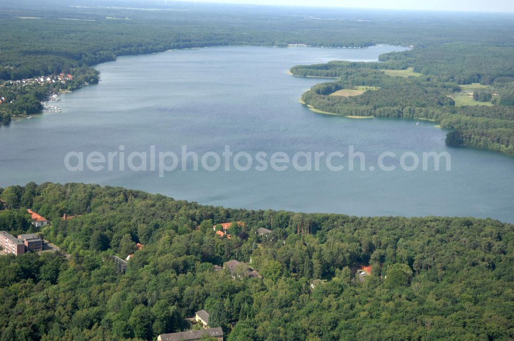 Schorfheide from above - Blick auf den Werbellinsee im Landkreis Barnim in Brandenburg. Der Werbellinsee liegt im Biosphärenreservat Schorfheide-Chorin und ist der viertgrößte Natursee und der zweittiefste See Brandenburgs. Kontakt: EJB Werbellinsee GmbH, Tel. +49 (0) 333 636 297,