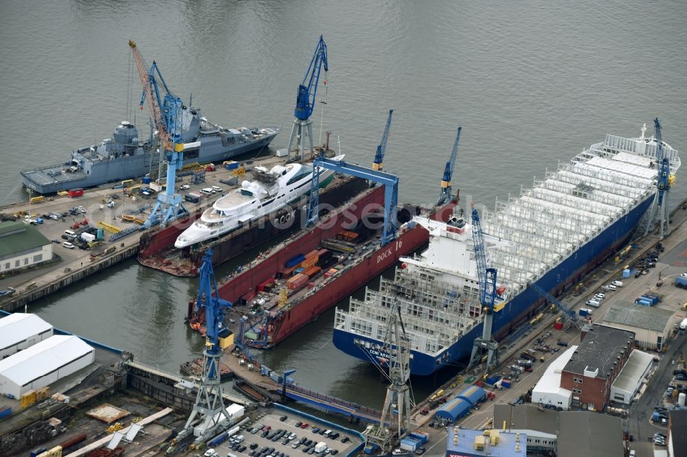 Aerial image Hamburg - Shipyard - site of the Blohm + Voss in the district Kleiner Grasbrook in Hamburg