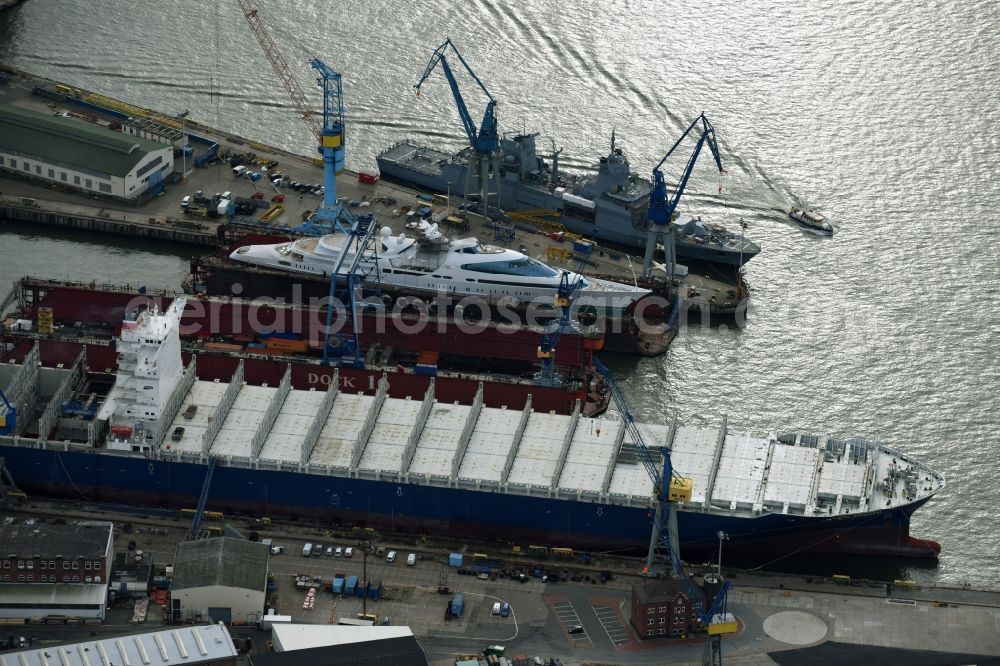 Aerial image Hamburg - Shipyard - site of the Blohm + Voss in the district Kleiner Grasbrook in Hamburg