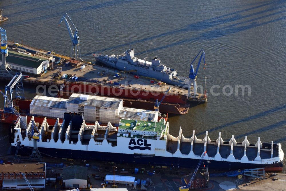 Aerial image Hamburg - Shipyard - site of the Blohm + Voss in the district Kleiner Grasbrook in Hamburg