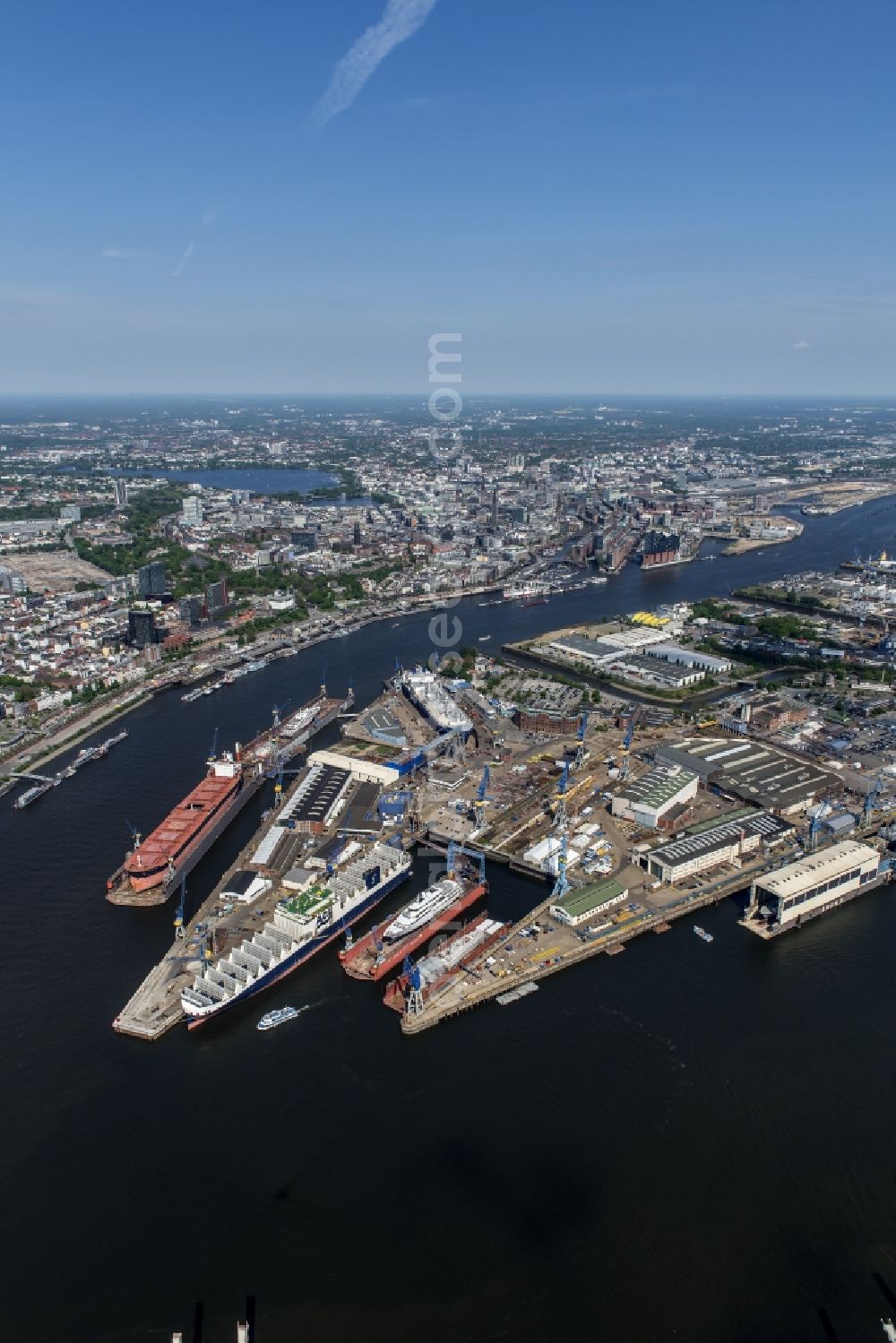 Hamburg from above - Shipyard - site of the Blohm+Voss GmbH in Hamburg in Hamburg, Germany