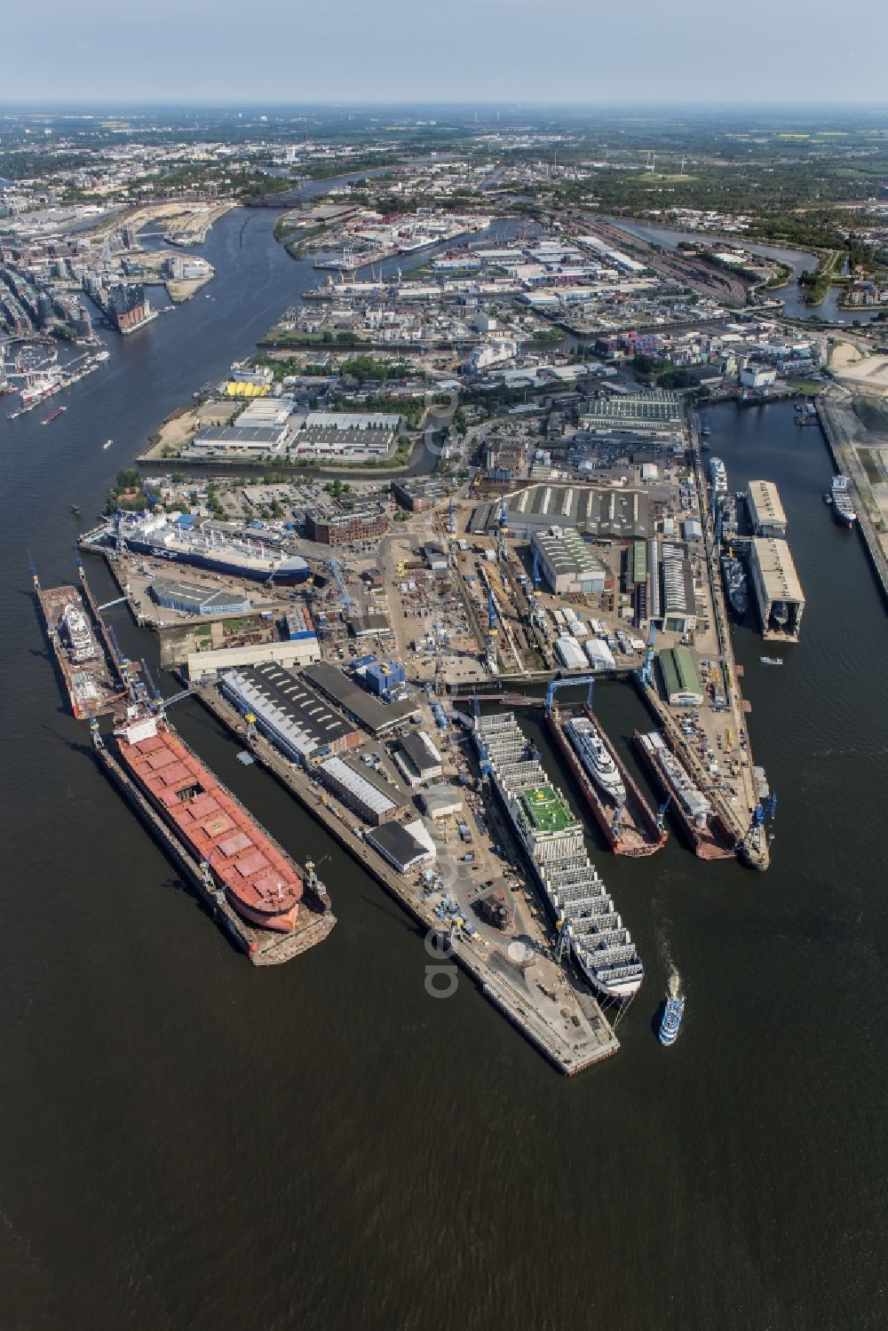 Aerial photograph Hamburg - Shipyard - site of the Blohm+Voss GmbH in Hamburg in Hamburg, Germany