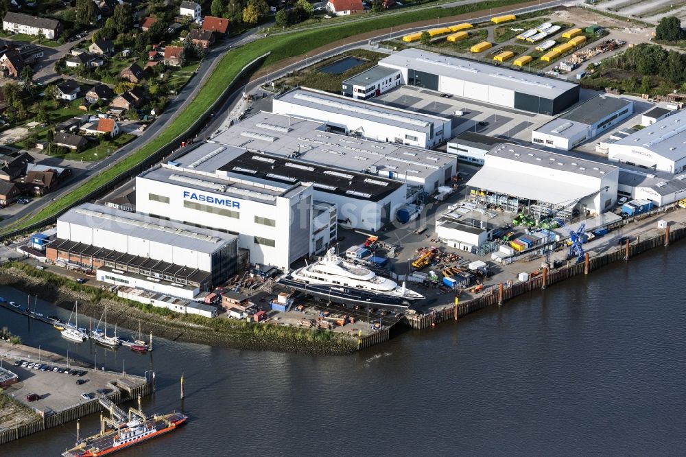 Berne from the bird's eye view: Shipyard - site of the Firma Fassmer on Ufer of Weser in Berne in the state Lower Saxony, Germany