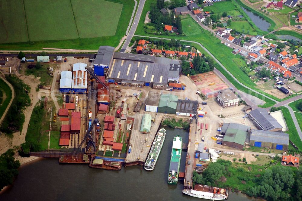 Aerial photograph Tolkamer - Shipyard on the banks of rhine in Tolkamer in Niederlande