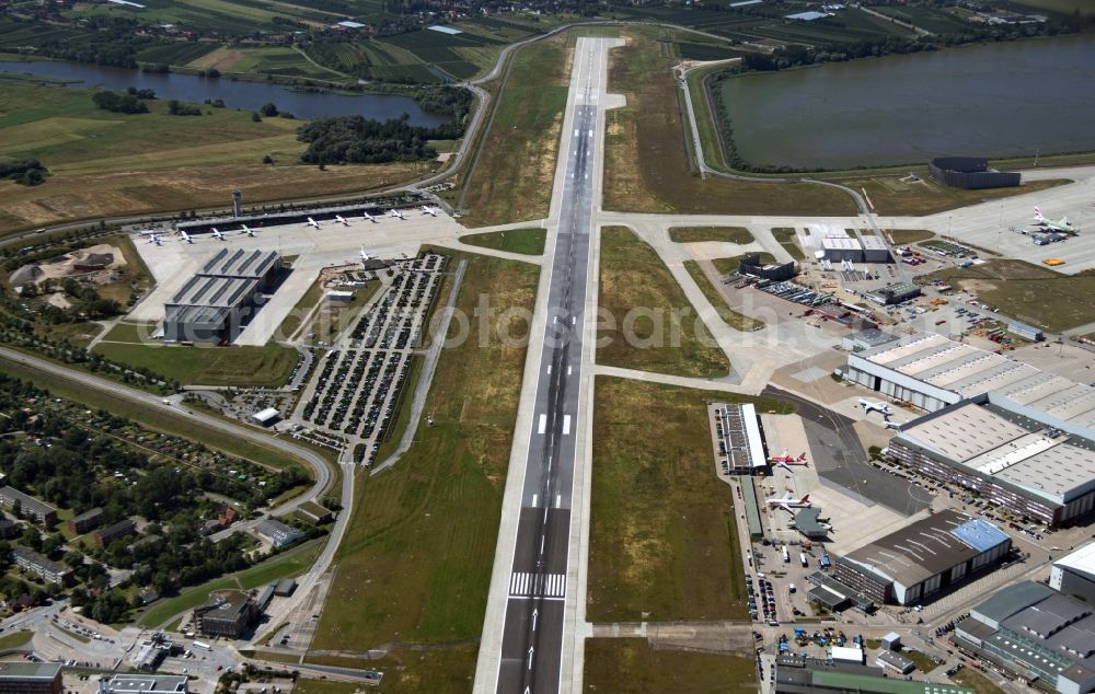 Hamburg from above - Airfield Hamburg-Finkenwerder