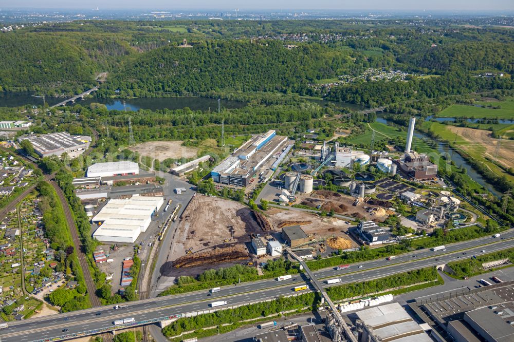 Aerial image Hagen - Buildings and production halls on the factory premises of the offset printing Druckzentrum Funke Druck GmbH and the thermal power station Heizkraftwerk Hagen-Kabel in the district Kabel in Hagen at Ruhrgebiet in the state North Rhine-Westphalia, Germany