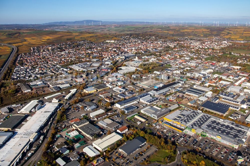 Aerial photograph Grünstadt - Building and production halls on the premises of Aafes Europa in Gruenstadt in the state Rhineland-Palatinate, Germany