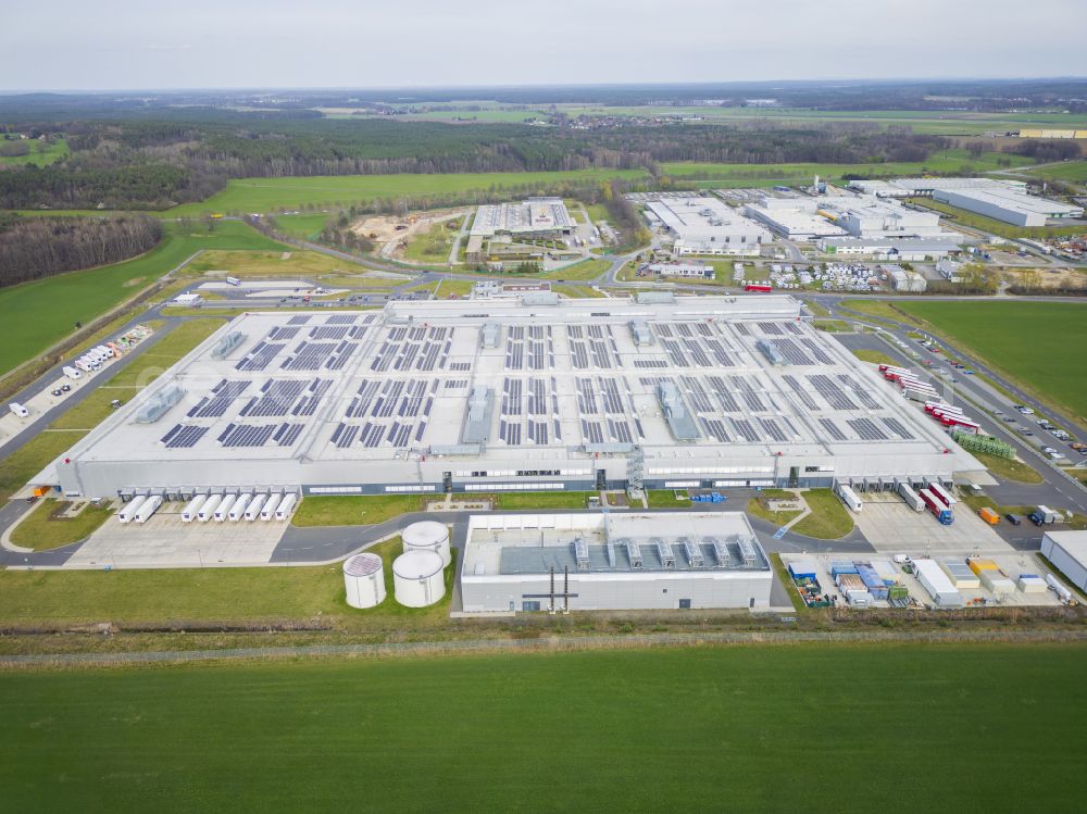 Kamenz from above - Buildings and production halls on the factory premises of AccuMotive The German Accumotive at the Kamenz site, as a wholly owned subsidiary of Mercedes-Benz AG, has been producing drive batteries for hybrid and electric vehicles from Mercedes-Benz and smart as well as commercial vehicles since 2012 on Nordstrasse in the Bernbruch district of Kamenz in the state of Saxony, Germany