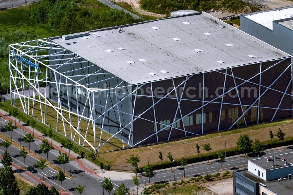 Aerial photograph Bremen - Building and production halls on the premises of MT Aerospace AG on street Airbus-Allee in the district Neuenland in Bremen, Germany