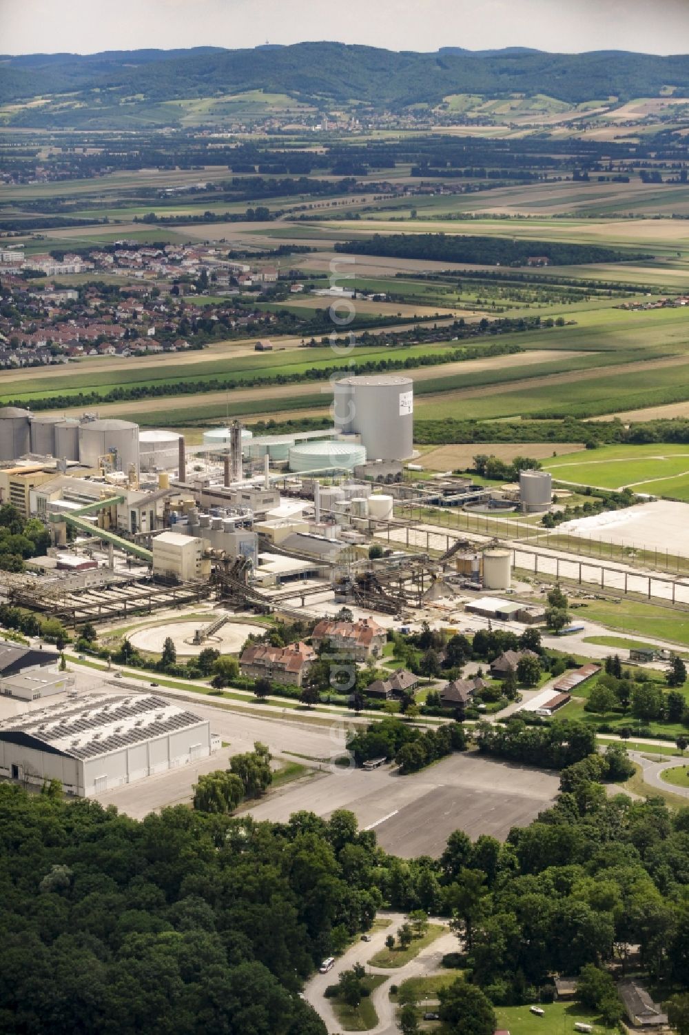 Aerial image Tulln an der Donau - Building and production halls on the premises of Agrana Zucker GmbH Tulln Reitherstrasse in Tulln an der Donau in Lower Austria, Austria