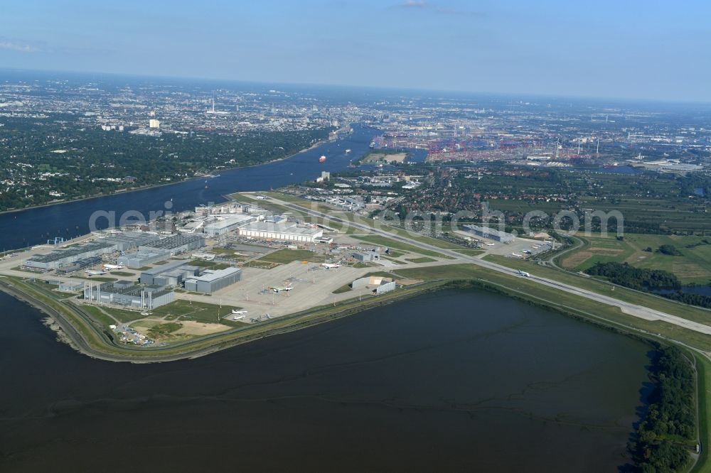 Hamburg Finkenwerder from above - Airfield Hamburg-Finkenwerder