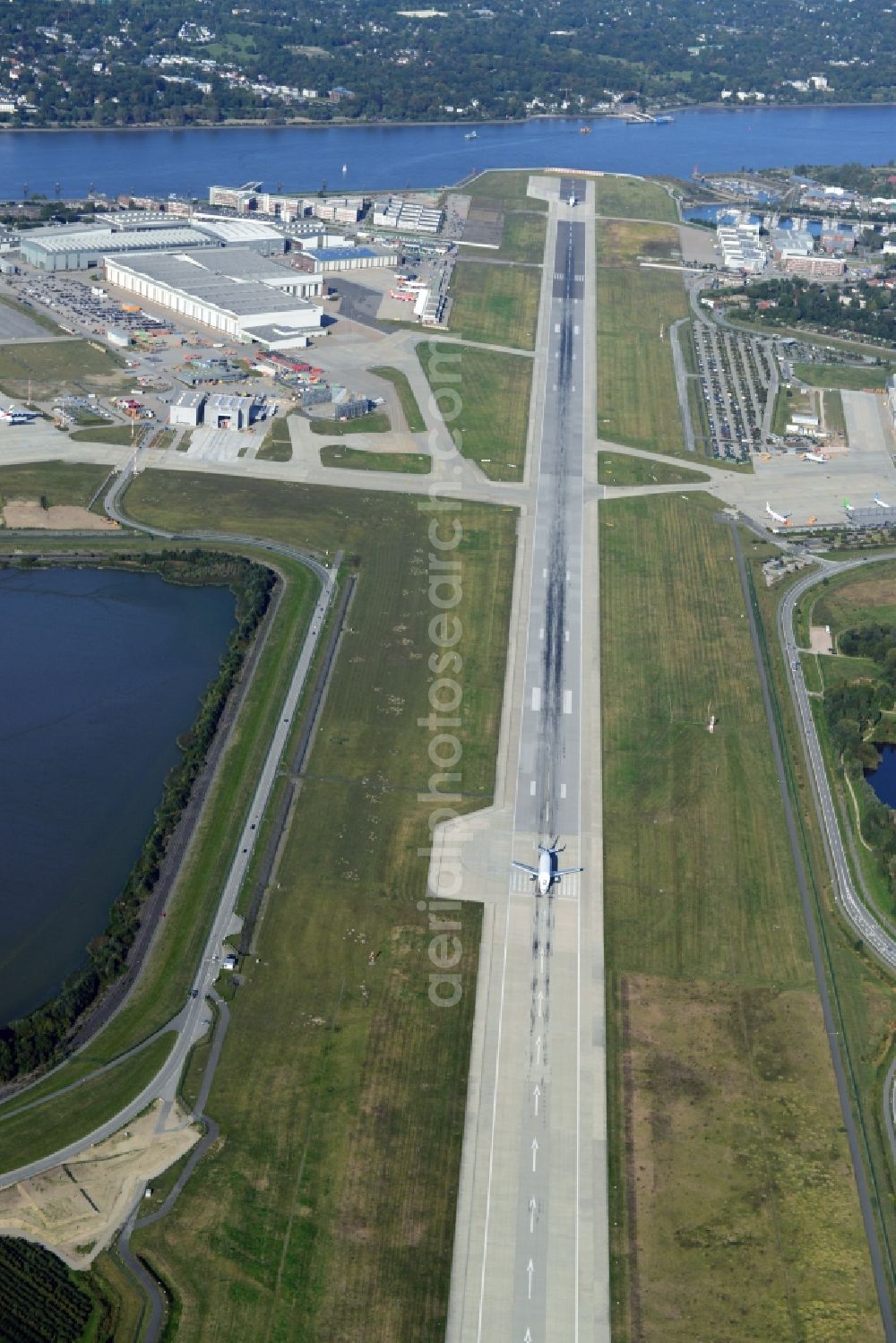 Aerial image Hamburg Finkenwerder - Airfield Hamburg-Finkenwerder