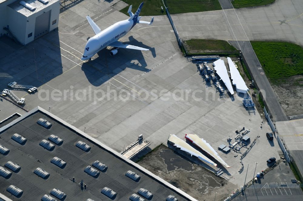 Bremen from above - Building and production halls on the premises of Airbus SE on Airbus-Allee in the district Neustadt in Bremen, Germany