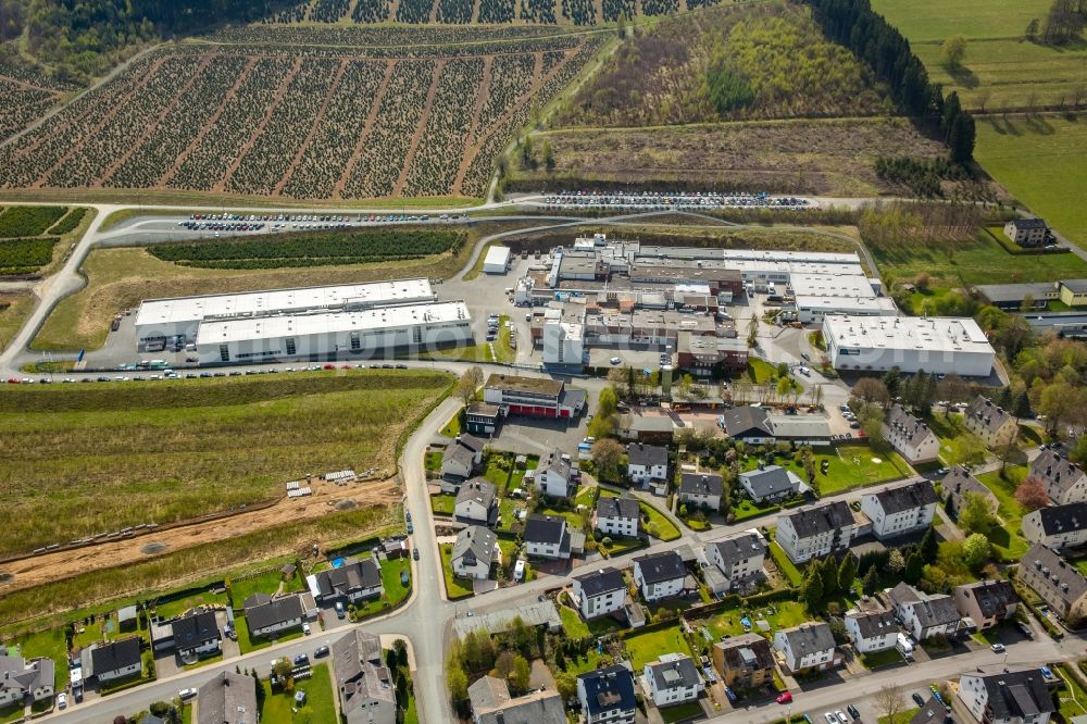 Aerial photograph Bestwig - Building and production halls on the premises of Alcoa Power ond Propulsion on Kapellenstrasse in Bestwig in the state North Rhine-Westphalia