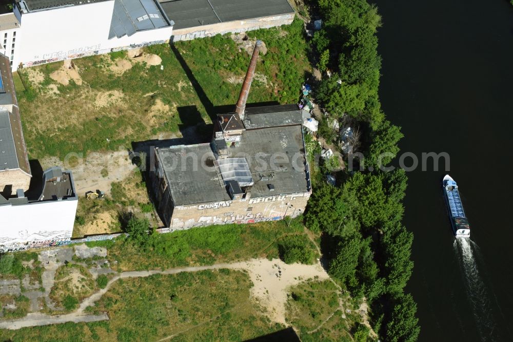 Berlin from above - Plant site of the old factory of Norddeutschen Eiswerke AG einer Berliner Eisfabrik in of Koepenicker Str. in Berlin, Germany