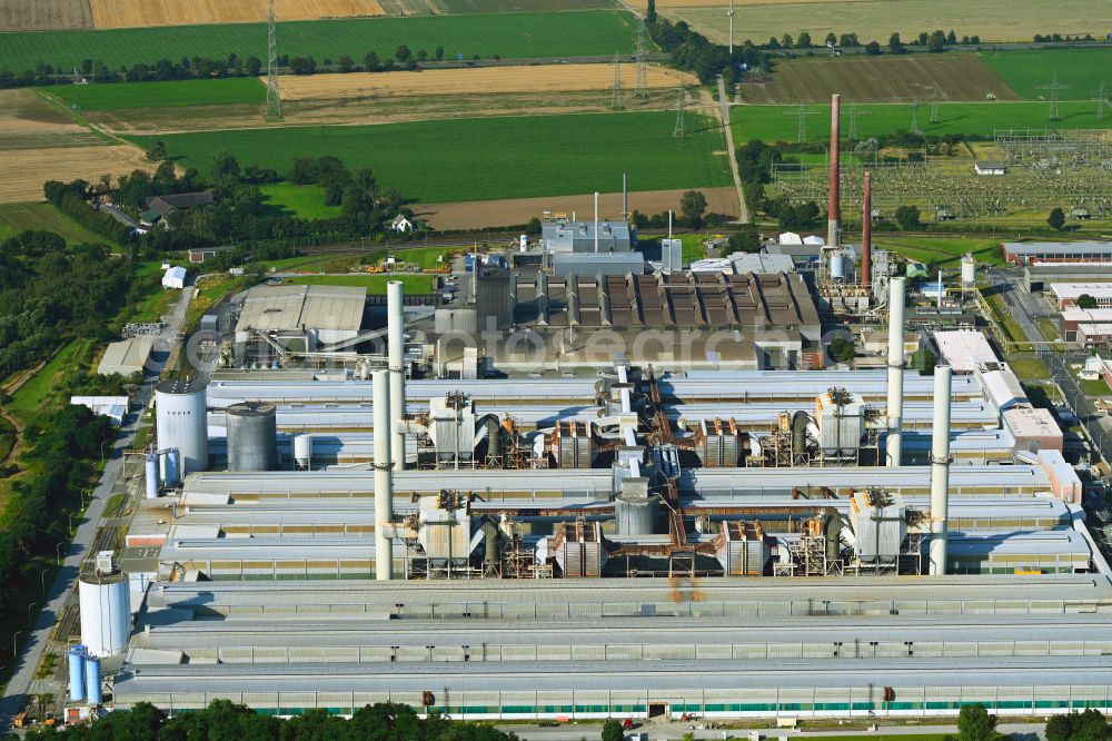 Neuss from above - Building and production halls on the premises of Aluminium Norf GmbH in the district Uedesheim in Neuss in the state North Rhine-Westphalia, Germany