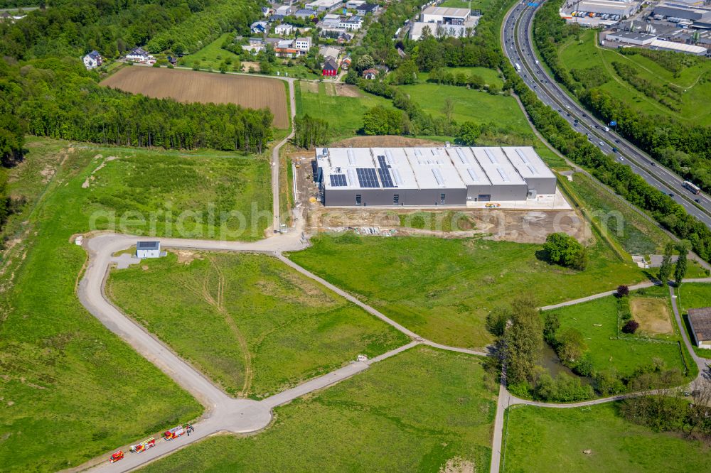 Aerial photograph Wetter (Ruhr) - Building and production halls on the premises of AOS Stahl GmbH & Co. KG on street An den drei Eichen in the district Schmandbruch in Wetter (Ruhr) at Ruhrgebiet in the state North Rhine-Westphalia, Germany