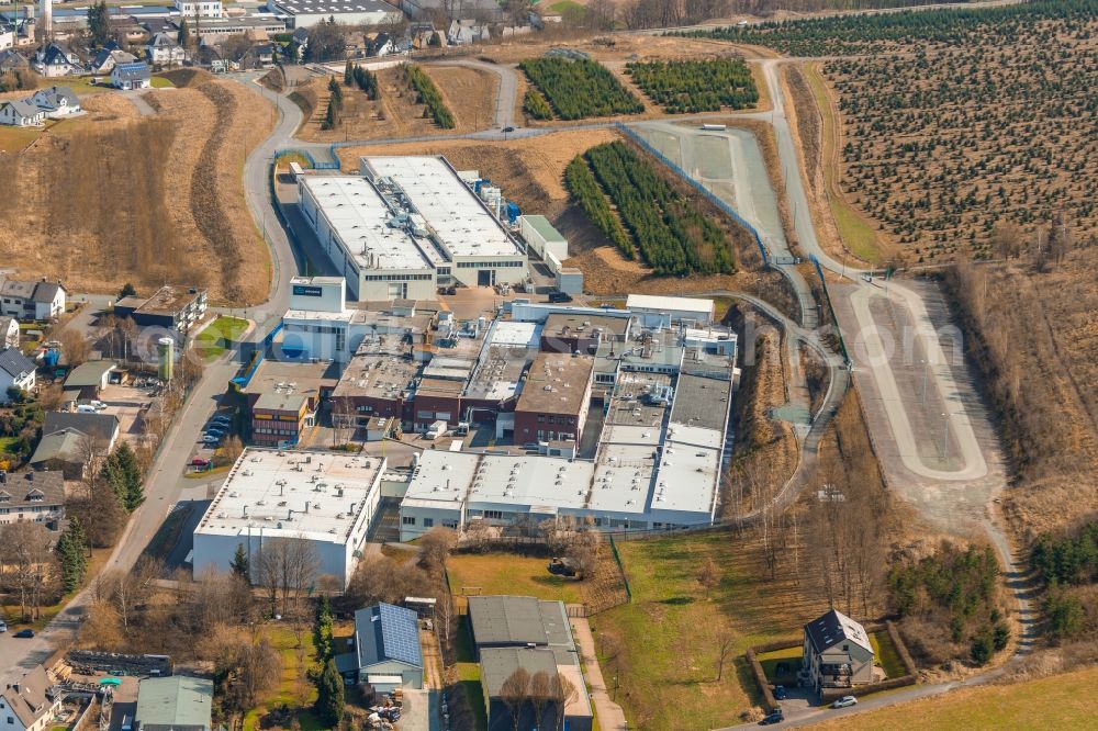 Aerial photograph Bestwig - Building and production halls on the premises of Arconic in Bestwig in the state North Rhine-Westphalia, Germany