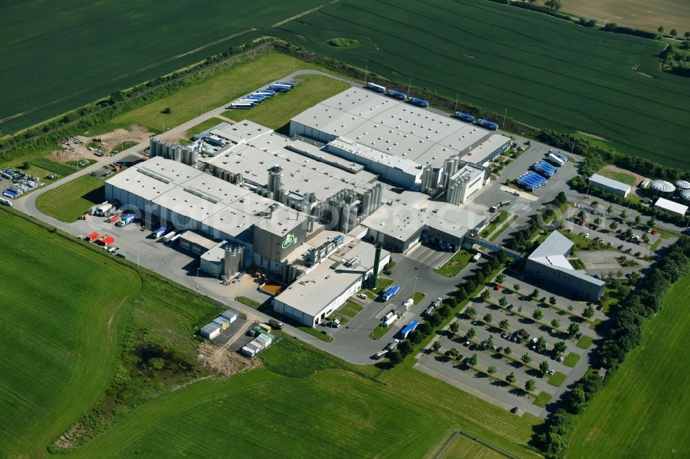 Upahl from the bird's eye view: Building and production halls on the Werksgelaende Arla Foods GmbH, establishment Upahl - Arla Hanse milk the EC - in Upahl in the federal state Mecklenburg-West Pomerania, Germany