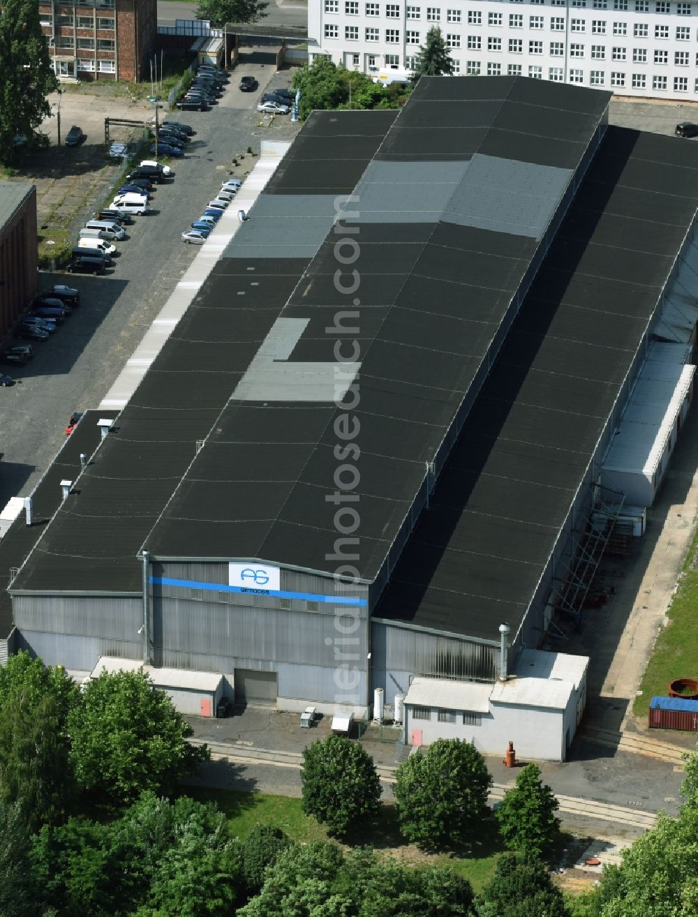 Magdeburg from above - Production hall on the premises of armacon-systems GmbH and S+S Armaturen GmbH & Co.KG at Liebknechtstreet in the district Stadtfeld Ost in Magdeburg in the state Saxony-Anhalt