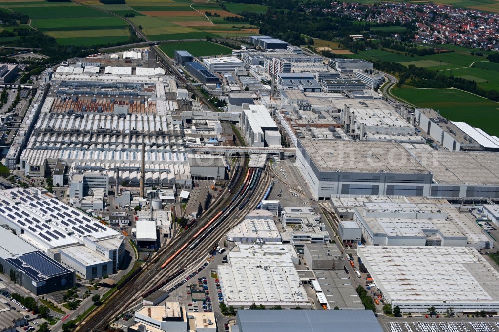 Ingolstadt from the bird's eye view: Building and production halls on the premises of AUDI AG on Ettinger Strasse in Ingolstadt in the state Bavaria