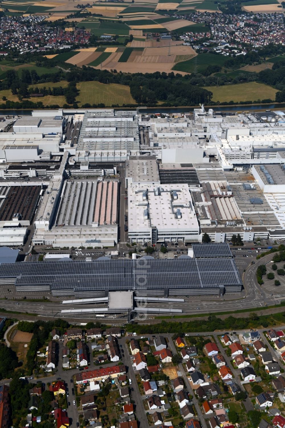 Aerial photograph Heilbronn - Buildings and production halls on the vehicle construction site of Audi AG on river Neckar in Heilbronn in the state Baden-Wurttemberg, Germany