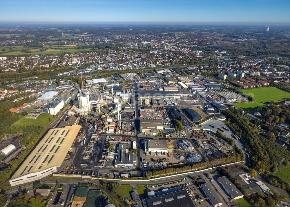 Lünen from the bird's eye view: Building and production halls on the premises of Aurubis AG in Luenen at Ruhrgebiet in the state North Rhine-Westphalia, Germany