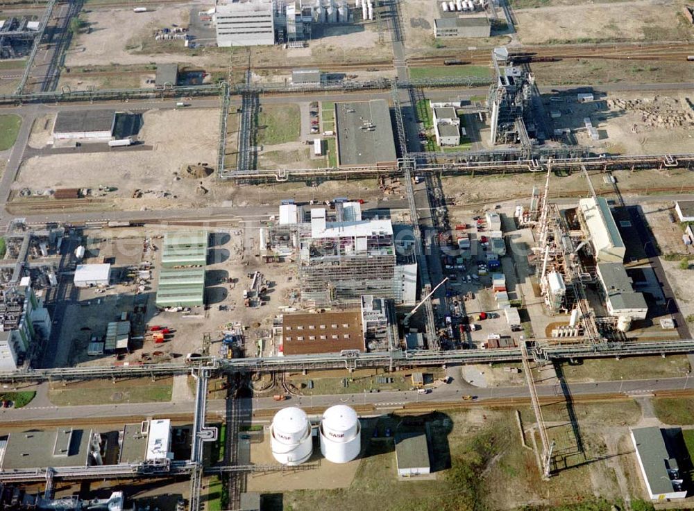 Aerial photograph Schwarzheide - Werksgelände der BASF - Schwarzheide mit der Erweiterungsbaustelle für die neue Pflanzenschutzmittelanlage .