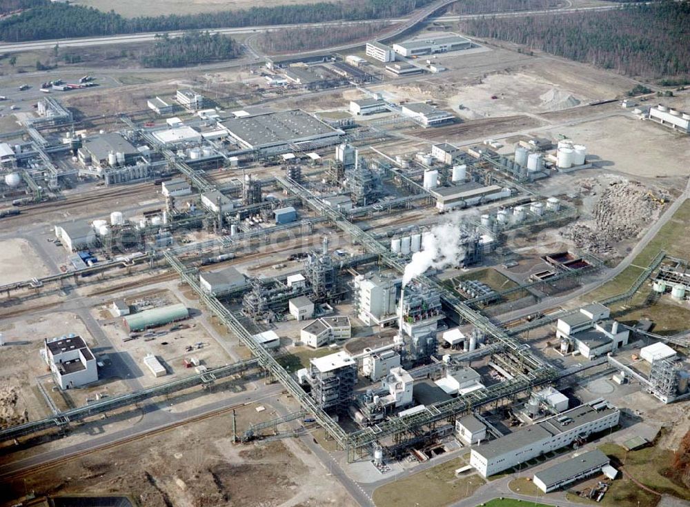 Schwarzheide / BRB from the bird's eye view: Werksgelände der BASF - Schwarzheide mit der Erweiterungsbaustelle für die neue Pflanzenschutzmittelanlage .