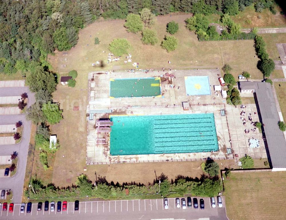 Schwarzheide / BRB from the bird's eye view: Werksgelände der BASF - Schwarzheide mit Werksschwimmbad