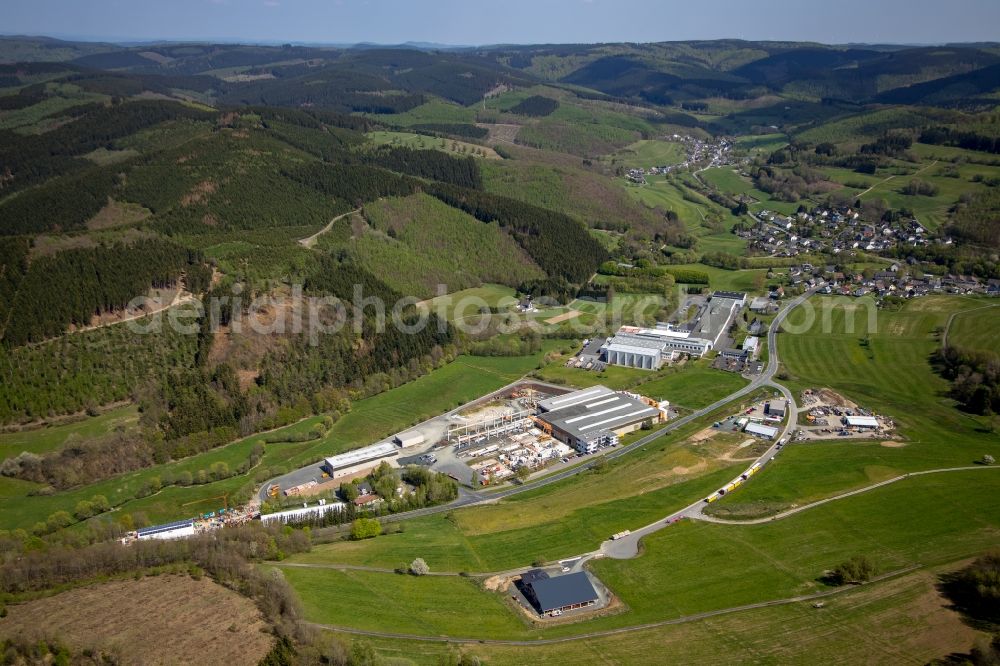 Netphen from above - Building and production halls on the premises of Bauunternehmung GUeNTHER GmbH on Sohlstaettenweg in the district Helgersdorf in Netphen in the state North Rhine-Westphalia, Germany