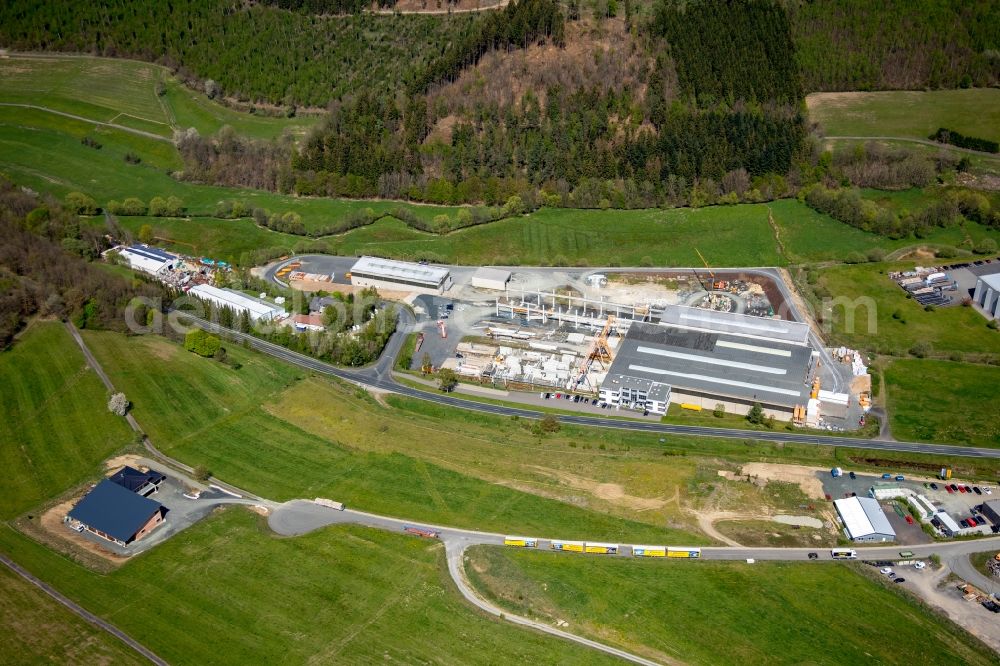 Netphen from above - Building and production halls on the premises of Bauunternehmung GUeNTHER GmbH on Sohlstaettenweg in the district Helgersdorf in Netphen in the state North Rhine-Westphalia, Germany