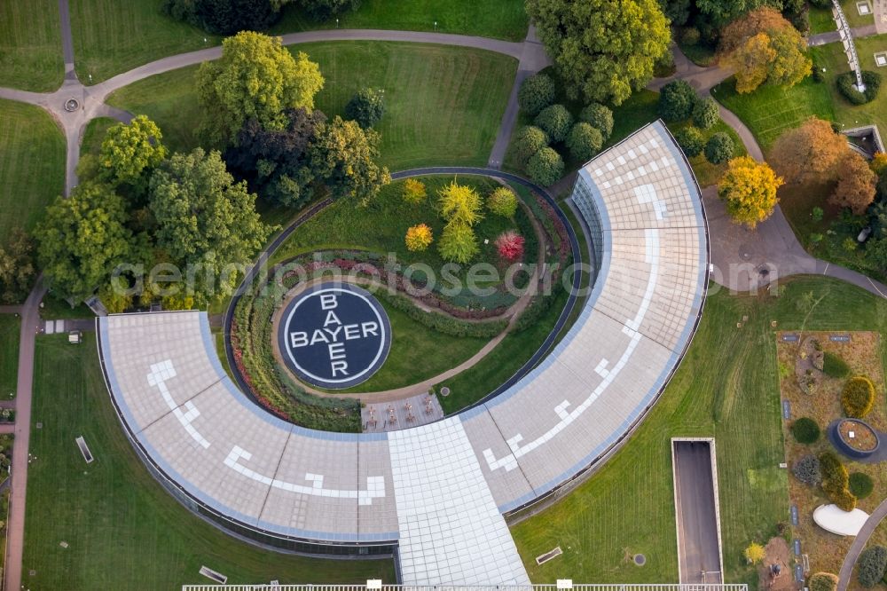 Aerial image Leverkusen - Building and production halls on the premises of TERRITORY CTR GmbH in the district Wiesdorf in Leverkusen in the state North Rhine-Westphalia, Germany