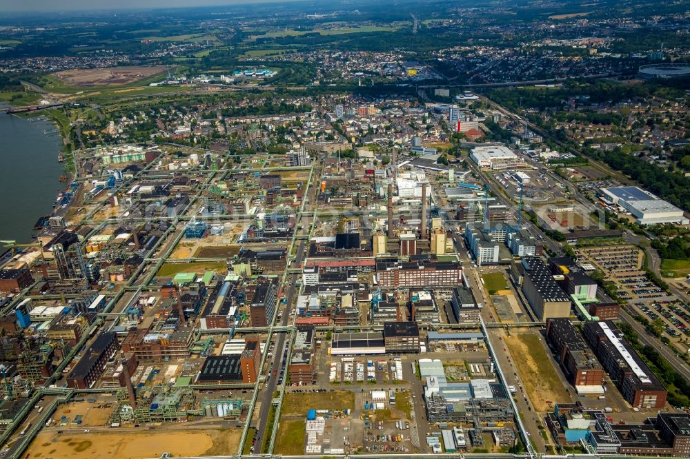 Leverkusen from the bird's eye view: Building and production halls on the premises of TERRITORY CTR GmbH in the district Wiesdorf in Leverkusen in the state North Rhine-Westphalia, Germany