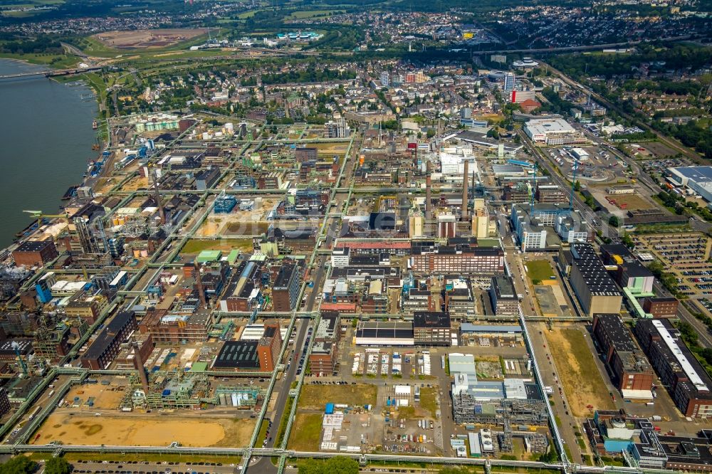 Aerial image Leverkusen - Building and production halls on the premises of TERRITORY CTR GmbH in the district Wiesdorf in Leverkusen in the state North Rhine-Westphalia, Germany