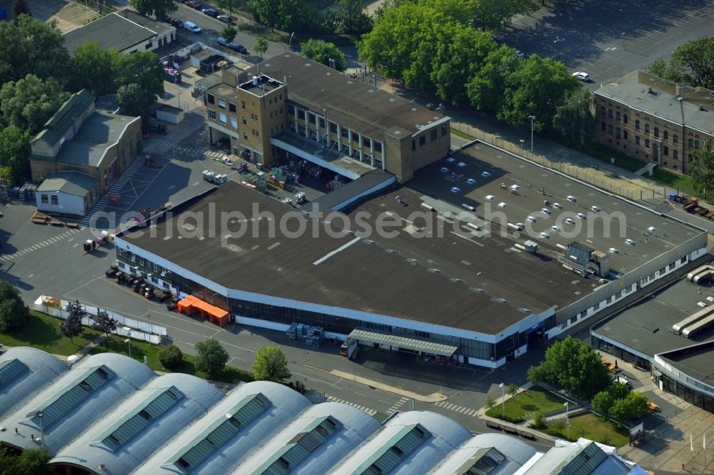 Berlin Spandau from the bird's eye view: View of the BMW factory in the district of Spandau in Berlin