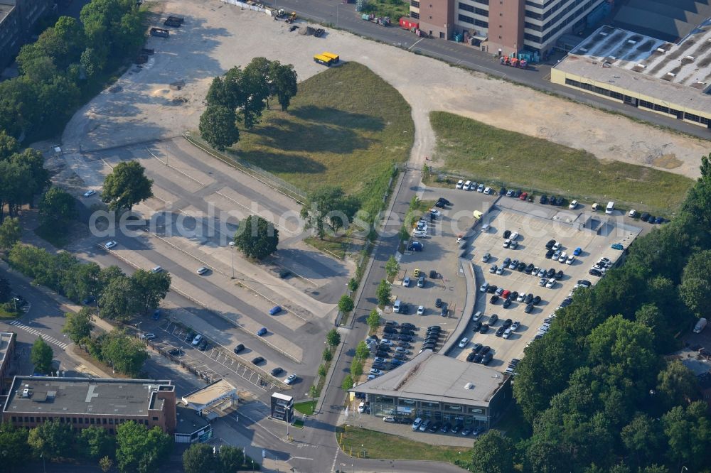 Berlin Spandau from the bird's eye view: View of the BMW factory in the district of Spandau in Berlin