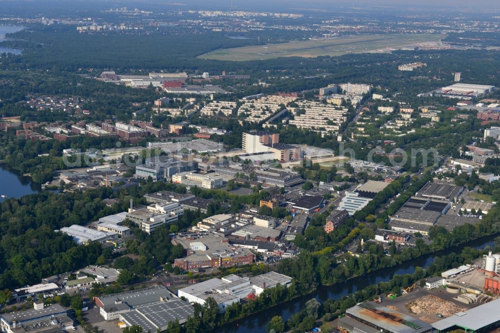 Aerial photograph Berlin Spandau - View of the BMW factory in the district of Spandau in Berlin