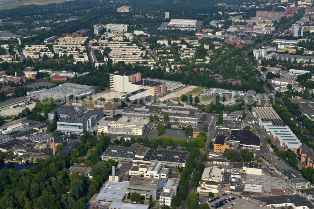 Berlin Spandau from the bird's eye view: View of the BMW factory in the district of Spandau in Berlin